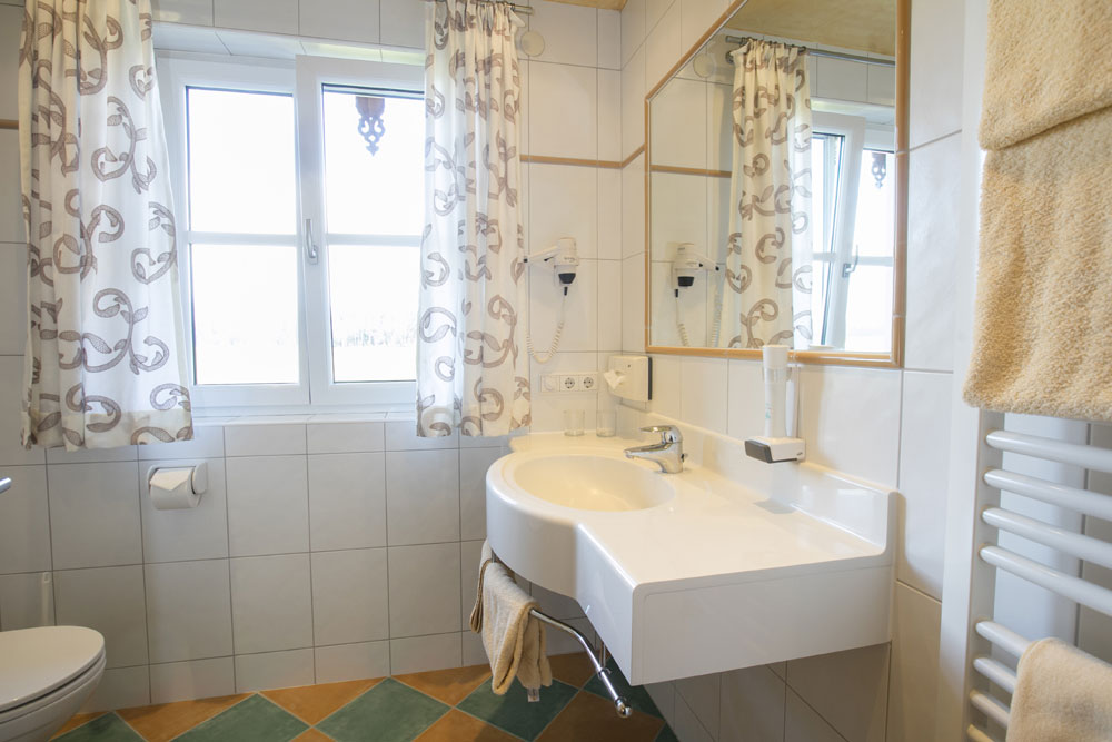 Badezimmer im Appartement 104 Bauernhaus Laschenskygut